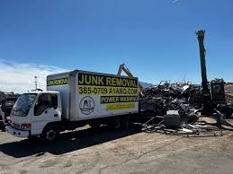 Best Construction Debris Removal  in Maplewood, MN